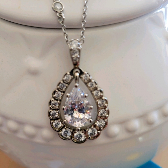 SMITHSONIAN Teardrop CZ cocktail wedding necklace - Picture 6 of 8